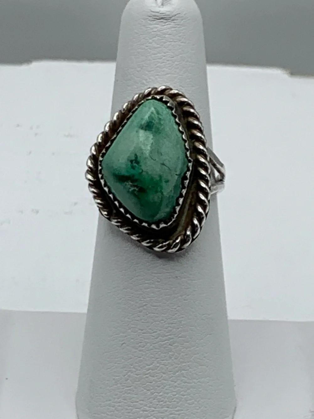 Vintage Navajo Style Green Turquoise Ring Sterling Silver Size 6 6.60g